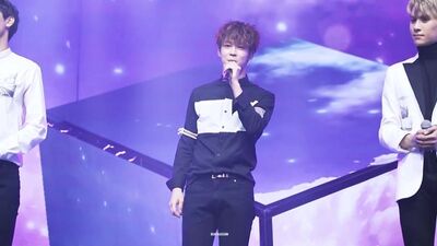 [FANCAM] 161005 SF9 Focus «Davon» (banda sonora) «Click your heart» no showcase de estreia