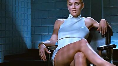 Le gambe incrociate di Sharon Stone