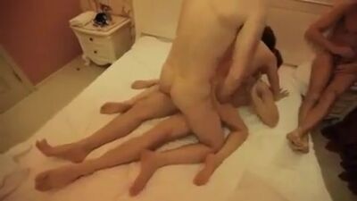 GENG BENG PER UNA RUSSA SEXY IN UNA CARA CAMERA D'ALBERGO A MOSCA