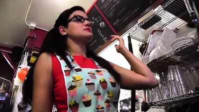 Le lesbiche Penny Barber e Alani Pi con le tette grandi