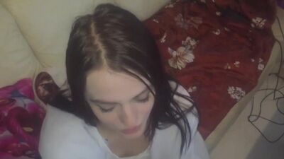 Mi sono scopato una giovane studentessa, porno casalingo russo con dialoghi, ho fregato la mia ex, l'ho rimorchiata a una festa. Sesso ripreso con il cellulare