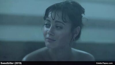 Ella Purnell em cenas de topless e eróticas do filme