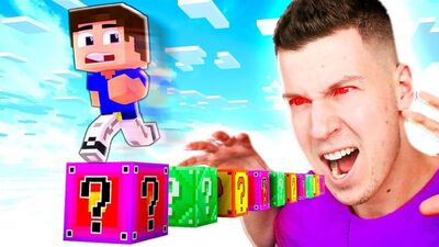 [VLADUS] ÉCHAPPE AU MÉCHANT VLADUS EN UTILISANT DES BLOCS LUCKY DANS MINECRAFT ! COURSE DE BLOCS LUCKY dans Minecraft : débutants contre pros