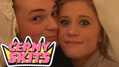 Sketch Amandy Cerny z udziałem Lance'a Stewarta, Lizzie Wurst, Jordana Taylora, Katji Glieson i Justina Robertsa