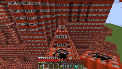 ¡Un novato ha construido un castillo con TNT en Minecraft! Minecraft, dibujos animados, trolleo en Minecraft, novato y profesional