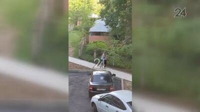 W Kazaniu agresywna wrona zaatakowała dziewczynę