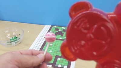 Der Gummibärchen Valera und der Minecraft-Creeper