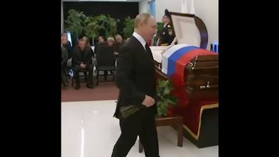 Vladimir Putin despediu-se do ministro dos Serviços de Emergência, Evgeny Zinichev