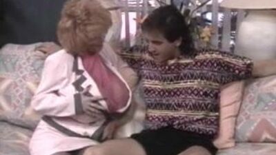 Mulher madura de seios grandes