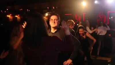 Queres estar no epicentro de uma tempestade de funk? ⠀ Ou queres dançar com estilo, seduzindo todos à tua volta ao som de uma batida suave