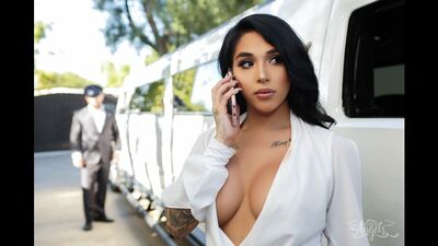 Jane Marie em «Chauffeur Her»