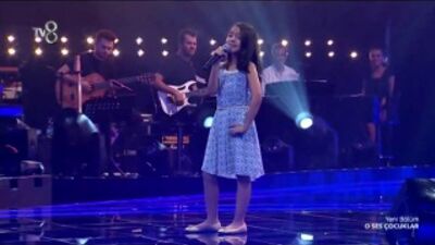 The Voice Kids: Rojin Musavi - "Mavi Boncuk" - Stagione 2, Episodio 1