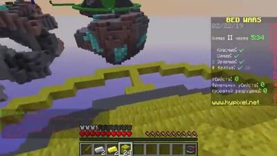 NUB I PRO PRZECIWKO CHEATEROWI W BEDWARZE W MINECRAFCIE! NUB BRONI ŁÓŻKA MINECRAFT TROLING PUŁAPKA Kreskówka