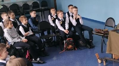 „Lekcje męstwa” w liceum ogólnokształcącym „Amtek”, zorganizowane przez oddział poszukiwawczy „Wiatr Czasów” z Czerepowca