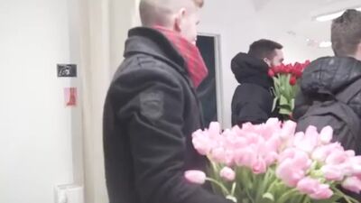 A San Pietroburgo un gruppo di uomini ha fatto irruzione in un fem-café