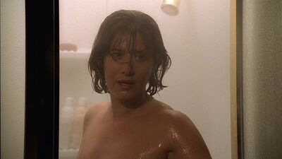 Lorraine Bracco (dublerka) Nago – Rodzina Soprano – s01e06 (1999) 1080p