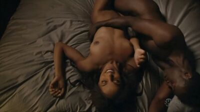 Os seios nus de Laura Ramsey e o rabo nas ruínas, scandalplanetc
