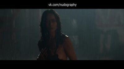 Moon Bloodgood nua no filme «Terminator: A Salvação» (Terminator Salvation, 2009, McG)