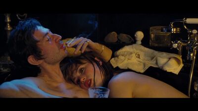 Lucy Gordon desnuda - Gainsbourg (2010) HD 1080p Ver online