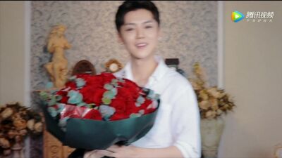 [MELDUNG] 170214 Canon EOS M X LuHan – Valentinstagsgruß @ Lu Han