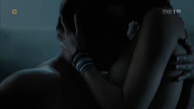 Olga Boladz Nude – Die geflügelten Schweine (2010) HD 1080p