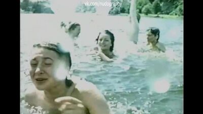 Marina Jakowlewa nackt im Film „Scharfschützen“ (1985, Bolotbek (Bolot) Schamsijew)