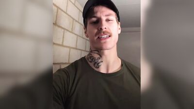Alek Nysten fala palavrões