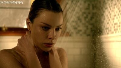 Lauren German nackt in der Serie „Lucifer“ (2016) – Staffel 1 / Folge 4 (s01e04)