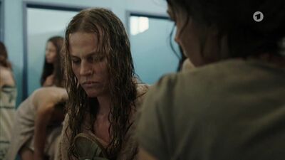 Maria Simon, Athena Strates, etc. Desnudas: Hacia lo desconocido (2018) HD 720p