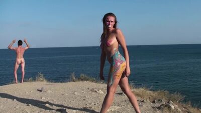 Sesión fotográfica de una nudista