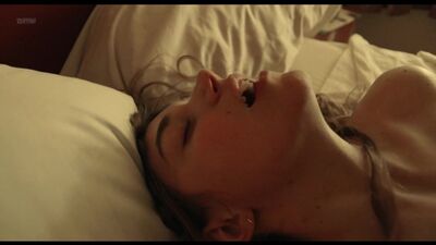Імоджен Путс (Imogen Poots) оголена у фільмі «Мобільні будинки» (2017)