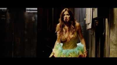 Sara Malakul Lane, Kelly McCart e altre - Nude - Halloween: La trappola della figa - Uccidi! Uccidi! (2017) HD 1080p Web