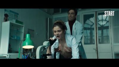 Me la tiré por el culo a la enfermera. (Sexo anal, a cuatro patas, tetas al aire)