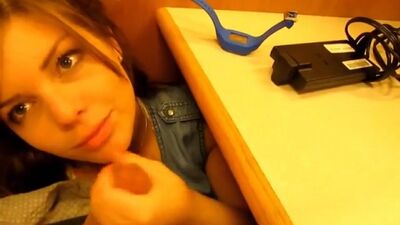 Boquete ao chefe debaixo da mesa durante o trabalho e esperma na cara (HD 720, Porno caseiro, Filmes, Anal, Home Porn, Boquete, Anal, Engoliu)