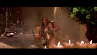 Kelly Hu (sceny nagości Kelly Hu w filmie „Król Skorpion” z 2002 roku)