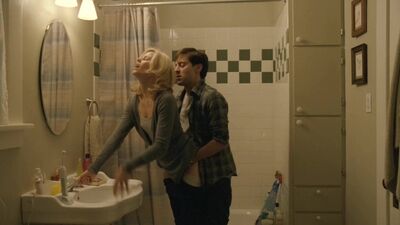 Elizabeth Banks nago – „Detale” (2011) 720p – obejrzyj online / Elizabeth Banks – Detale