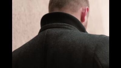 Hé, t'entends ça ? T'es là derrière moi, tu respires
