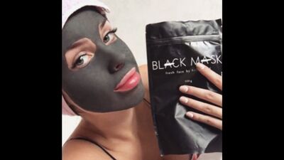 Masque noir pour le visage contre les points noirs Black Mask