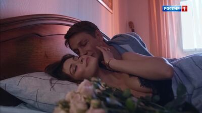 Evgeniya Osipova, Alexandra Vlasova – The Strong Weak Woman (2019, Ekaterina Dvigubskaya) – Episode 13 1080i Naked? Sexy!