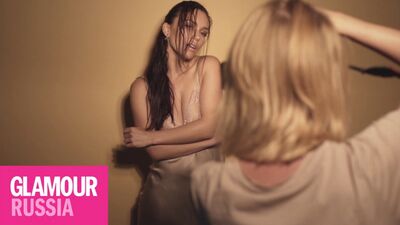 Olga Seryabkina prova il trucco più alla moda dell'autunno