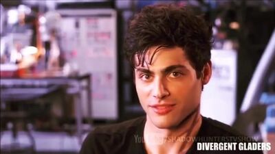 Przystojniak Matthew Daddario