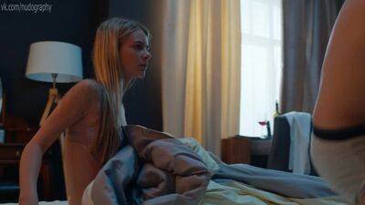 Elizaveta Kononova dans la série « Comment je suis devenu russe » (2015, Konstantin Statski) - Saison 1 / Épisode 8 (1080p)