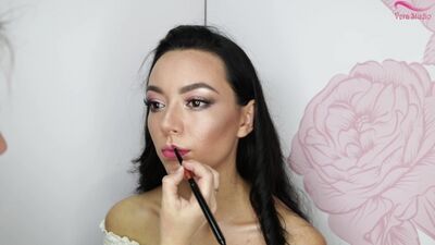 Verastudio, leçon n° 11 : un maquillage de soirée tout en douceur (utilisation de textures crémescentes et de différentes ombres à paupières)