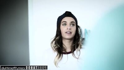 PURE TABOO: Die junge Lesbe Uma Jolie wird von ihrem Stiefbruder zum Sex verleitet