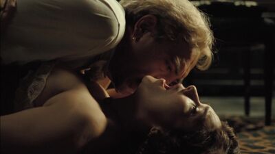 Laura Harring desnuda - El amor en los tiempos del cólera (2007) HD 720p Ver online / Laura Harring - El amor en los tiempos del cólera
