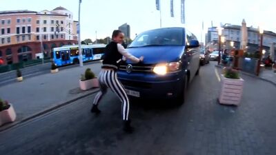 Faz o twerk como a Miley Cyrus
