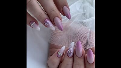 Uma manicure elegante para a primavera