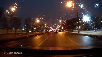 Der Moment des Unfalls: Wie der Busfahrer versuchte, den Priora zu „retten“, es aber nur noch schlimmer machte und einen Pfosten umfuhr