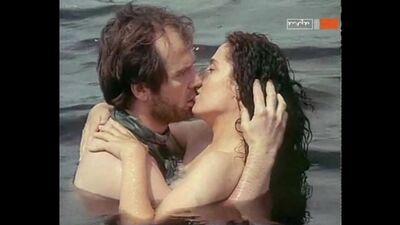 Simone Thomalla Nude - Le avventure belliche di un pacifista (RFT 1990) Guarda online