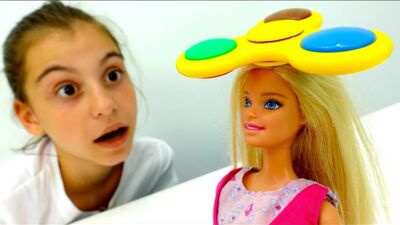 Jogos #Barbie: acrobacias com o SPINNER! Desenhos animados para meninas com a #MelhorAmigaVika